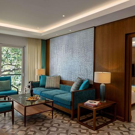 Movenpick Resort & Spa Boracay Yapak Екстер'єр фото A suite at the Taj Bengal