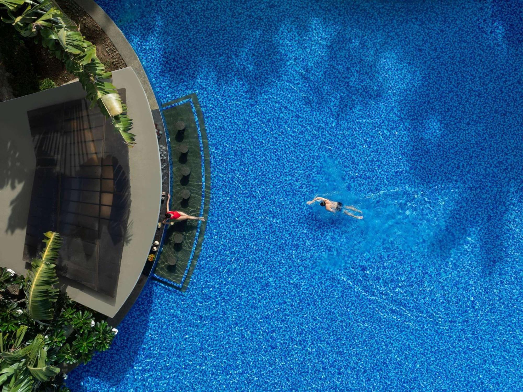 Movenpick Resort & Spa Boracay Yapak Екстер'єр фото Aerial view of the pool