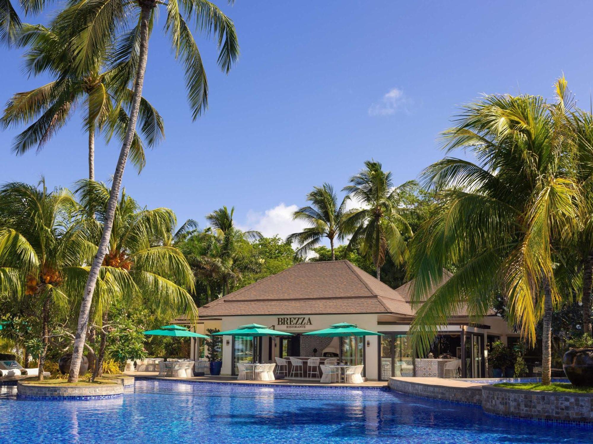 Movenpick Resort & Spa Boracay Yapak Екстер'єр фото The swimming pool at the resort