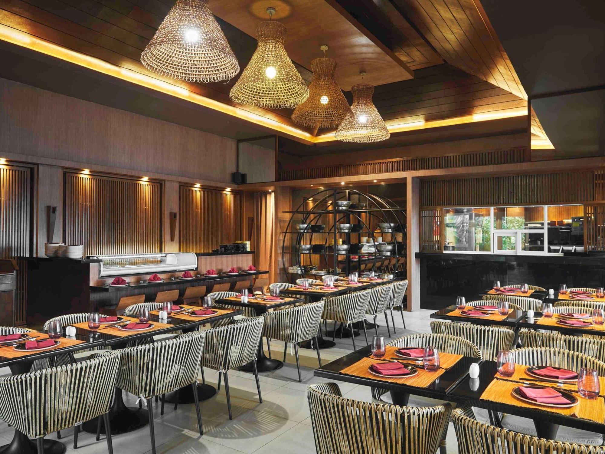 Movenpick Resort & Spa Boracay Yapak Екстер'єр фото The interior of the restaurant