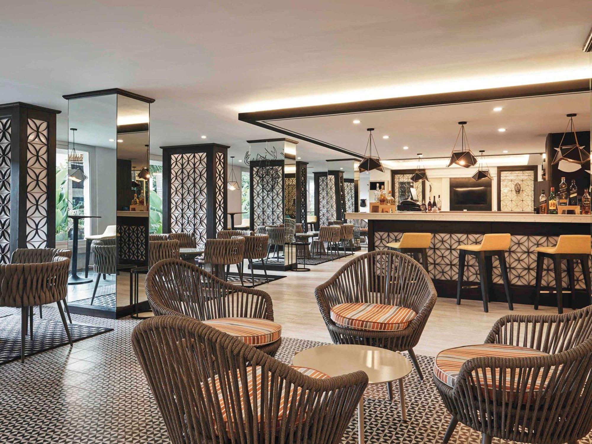 Movenpick Resort & Spa Boracay Yapak Екстер'єр фото The lounge at the airport