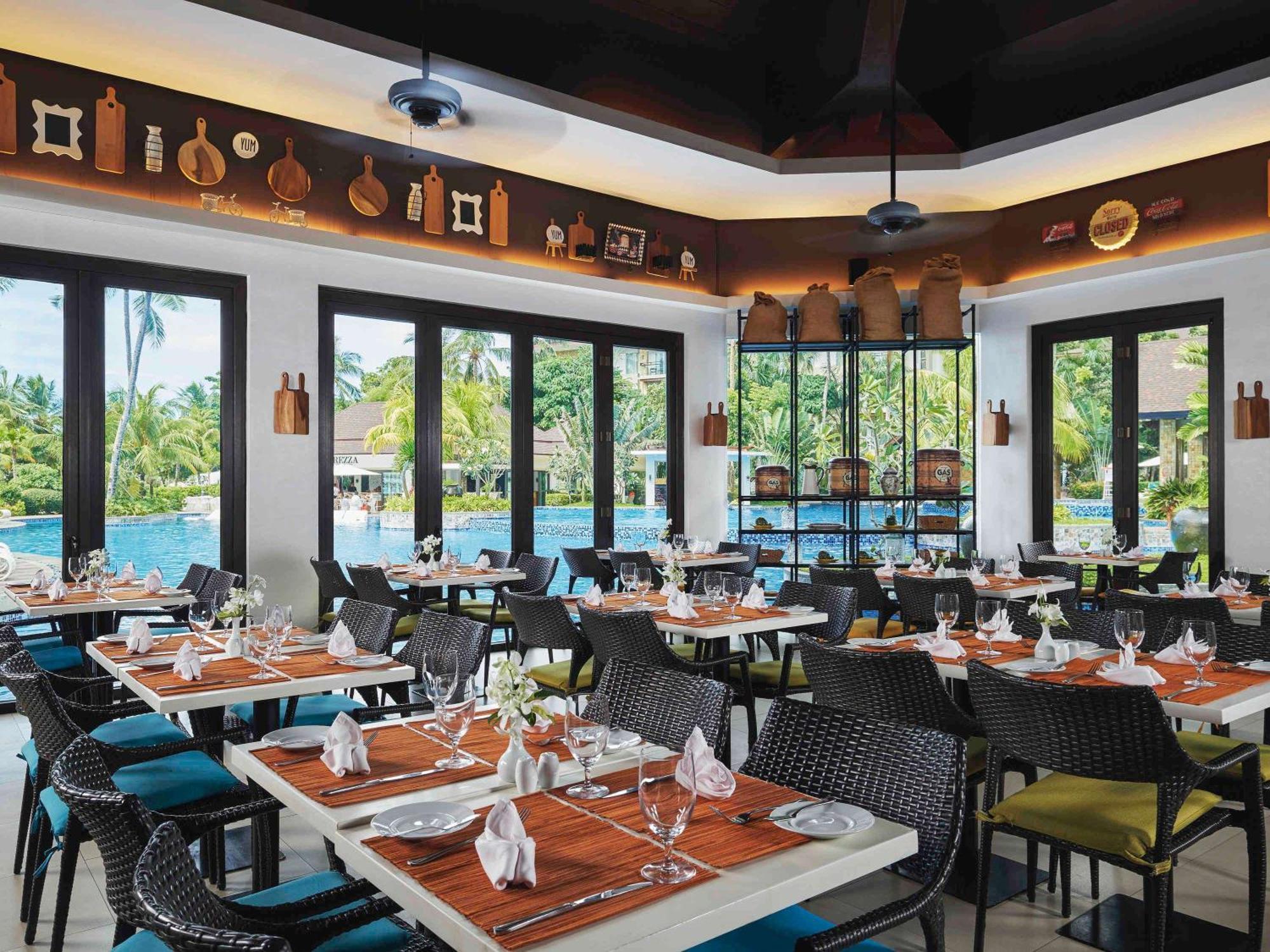 Movenpick Resort & Spa Boracay Yapak Екстер'єр фото The Beach Club