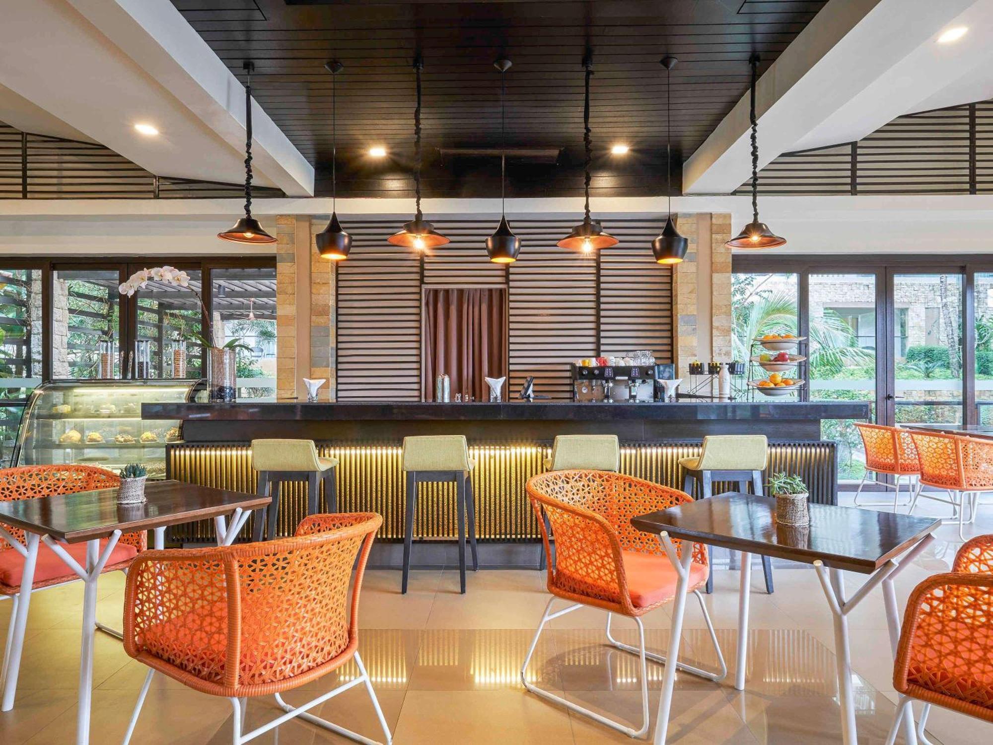 Movenpick Resort & Spa Boracay Yapak Екстер'єр фото The Coffee Shop