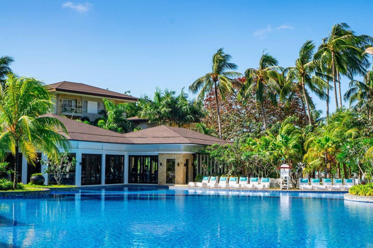 Movenpick Resort & Spa Boracay Yapak Екстер'єр фото The swimming pool at the resort